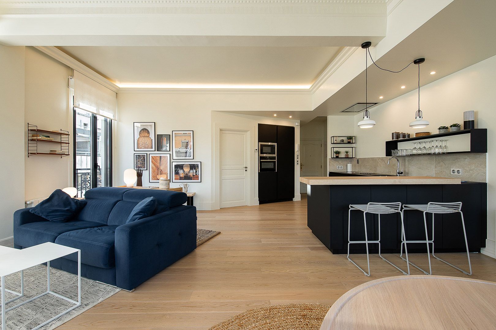Ariane Roz es un estudio de fotografía con sede en Bilbao, Bizkaia. Fotógrafo especializado en reportajes fotográficos de arquitectura e interiorismo. Fotógrafa especializada en creación de contenido fotográfico para marcas y empresa. Sus clientes con interioristas, arquitectos, decoradores de interiores, estudios de branding.