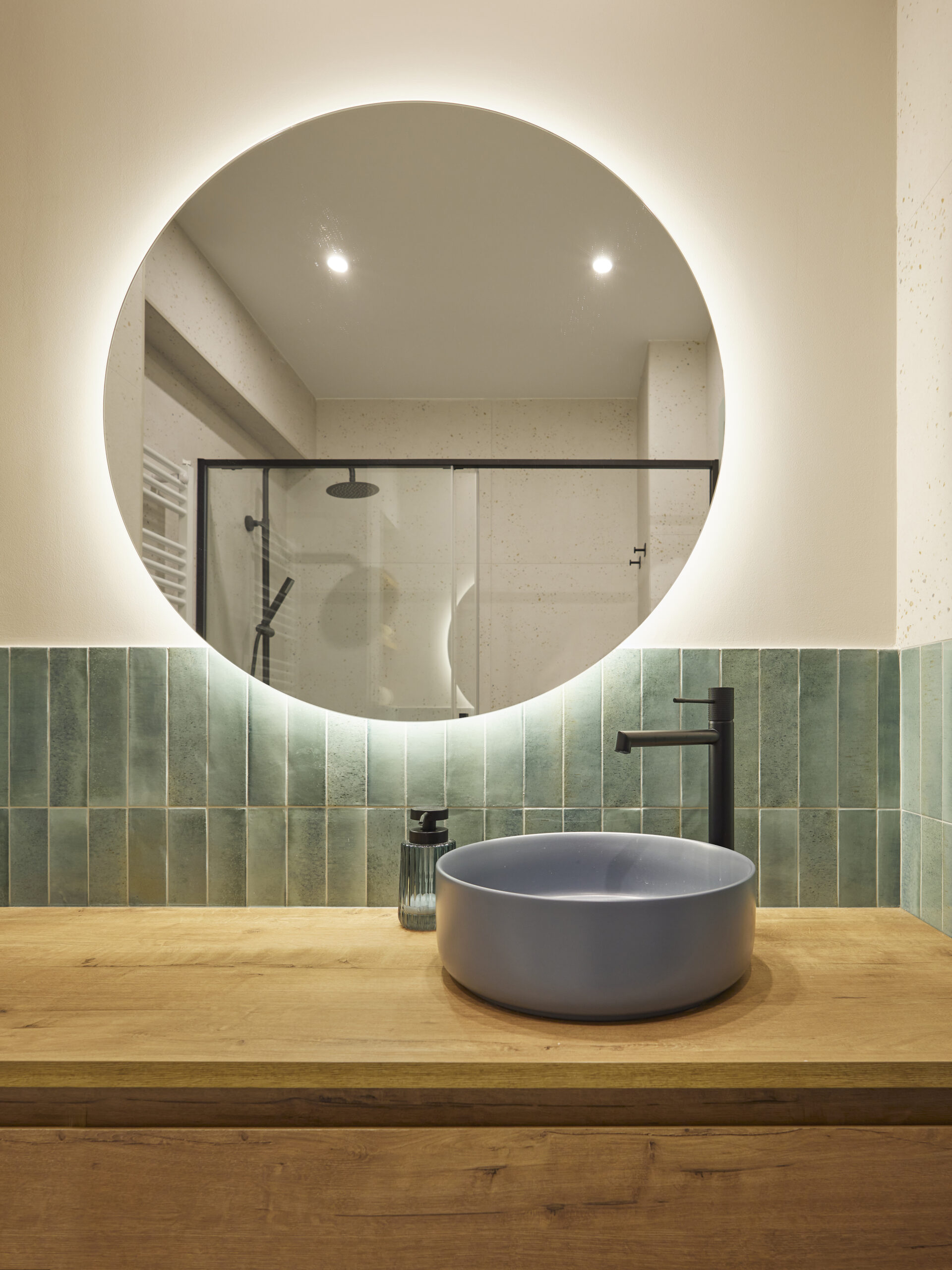 Ariane Roz es un estudio de fotografía con sede en Bilbao, Bizkaia. Fotógrafo especializado en reportajes fotográficos de arquitectura e interiorismo. Fotógrafa especializada en creación de contenido fotográfico para marcas y empresa. Sus clientes con interioristas, arquitectos, decoradores de interiores, estudios de branding.